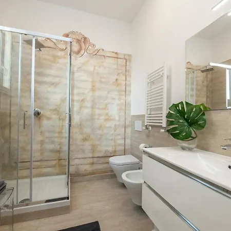 Downtown_blossom With Small Terrace *